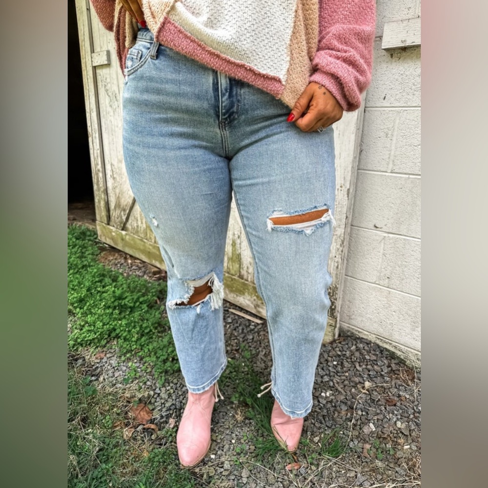 Brand new Vervet Jeans w/tags!nice destruction,button fly,a stretchy comfy fit!